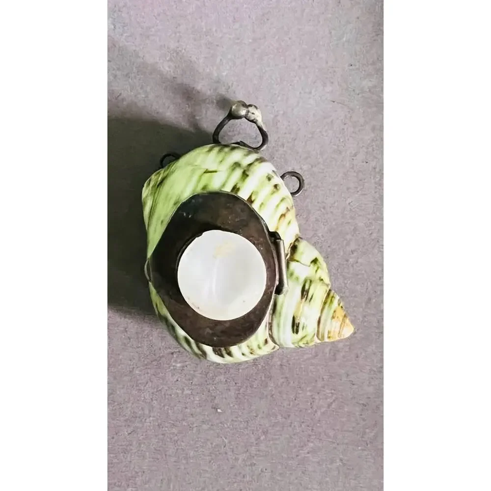 Vintage Green Turbo Shell Trinket Storage Pendant
